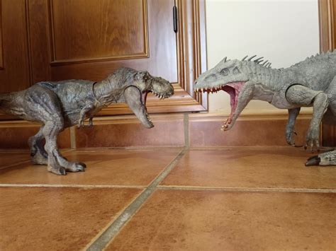 Indominus Rex Jurassic World (Dino Rivals, Mattel 2019)