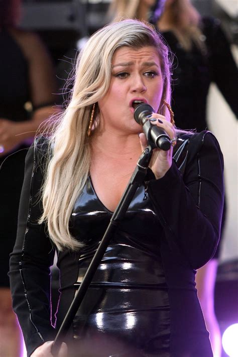 KELLY CLARKSON Performs at Today Show Concert Series in New York 06/08 ...