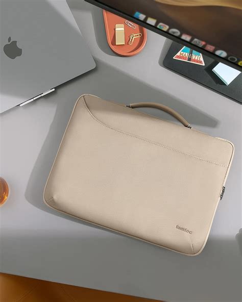 Protective Laptop Carrying Case - AllEars.Net