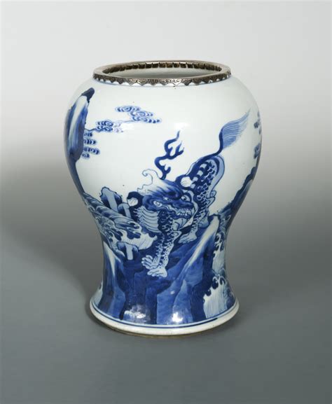 A Chinese blue and white porcelain vase, Qing Dynasty, early Kangxi Period (1662-1722), in ...