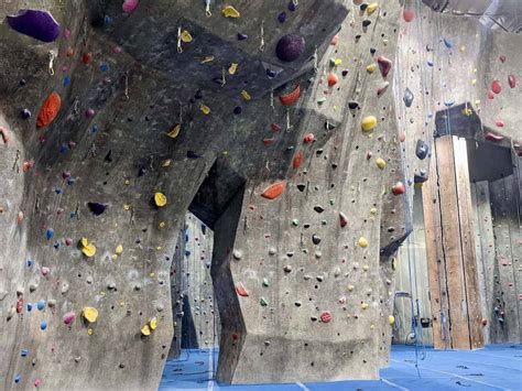 A Beginner's Guide to Indoor Rock Climbing - The Best Articles From The Web