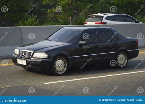 Mercedes Benz C200 W202 editorial photo. Image of sedan - 284229431