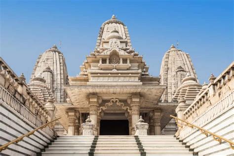 Temples in Kolkata: The Sacred Shrines Offering a Spiritual Refuge