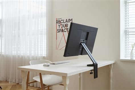 Samsung Space Monitor Optimizes Desk Space With Minimalist Design