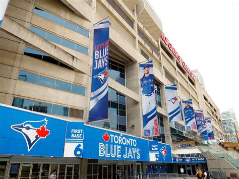 Toronto Blue Jays stadium Canada - Appetites Abroad