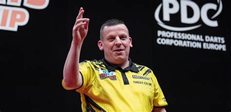 Clinical Chisnall seals Dutch Darts Championship triumph | PDC