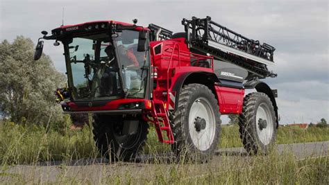 Horsch shrinks Leeb self-propelled with new 5,000-litre VT - Farmers Weekly