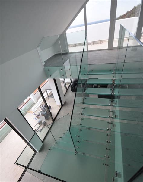 Floating Glass Stairs Ideas