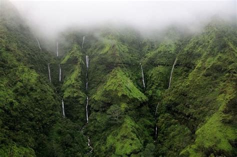 Wall of Tears, Mount Waialeale, Hawaii | Amusing Planet | Kauai ...