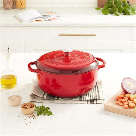 Lodge Red Dutch Oven - 7.5 Quart – The Seasoned Gourmet