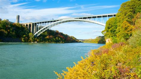 Rainbow Bridge in Niagara Falls, New York | Expedia.ca