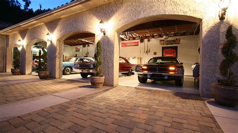 A Car Lovers’ Dream Garage – Moya Living