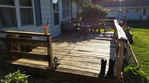 Huge Oak Pallets Upcycled to Garden Deck | Pallet Ideas