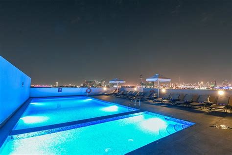 Premier Inn Dubai International Airport Hotel Pool: Pictures & Reviews - Tripadvisor