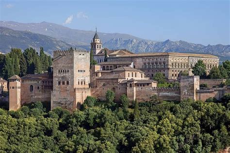 Historia de la Alhambra de Granada. Un lugar único | Dosde