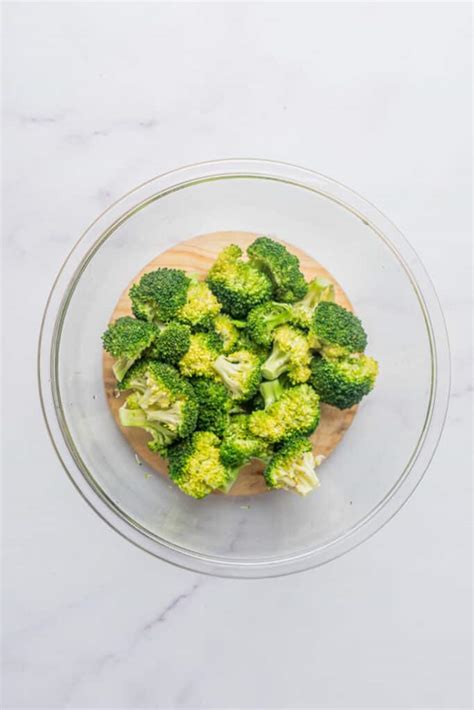 How to Steam Broccoli in the Microwave