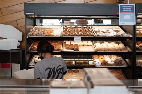 A Secret Society Of Chicago Bakers Meets Every Month — And It’s Keeping Beloved Bakeries Alive