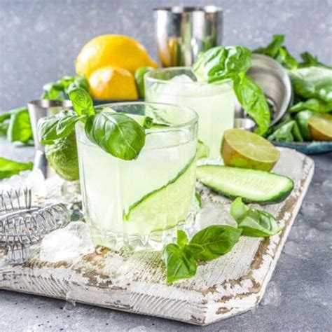 35 EASY Thai Cocktails: Authentically Refreshing Cocktails! 🍸🌿