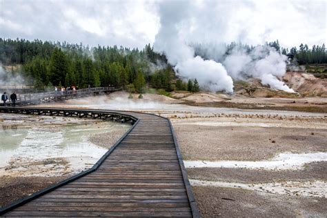 6 Best Geyser Basins in Yellowstone National Park | Earth Trekkers