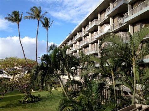 Ka'anapali Beach Hotel: Maui's "Most Hawaiian" Hotel