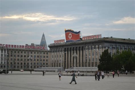 Kim Il-sung Square (Pyongyang) - 2020 All You Need to Know Before You ...