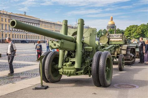 Soviet 122-mm Corps Gun of World War II on the City Military-patriotic ...