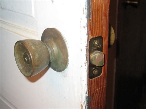 Replace door knob – Door Knobs