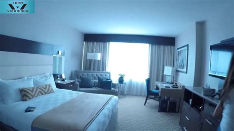 Team Vicarious Tour of a Mohegan Sun Casino Sky Tower Hotel Room - YouTube