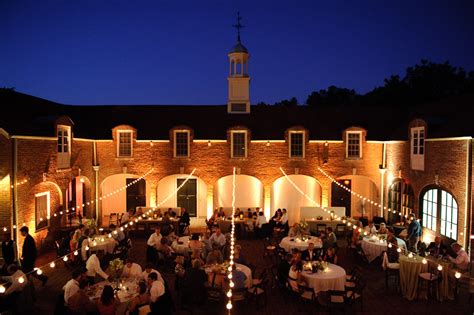 Southern Green + White Wedding, Cheekwood Gardens | Pizzazzerie