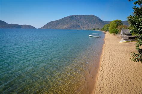 Lake Malawi | Beautiful places to visit, Beautiful lakes, Africa travel