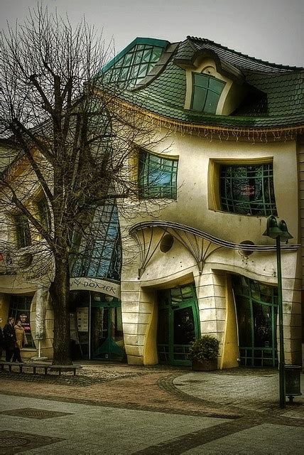 [ crooked house ] | Architecture cool, Architecture, Maisons insolites