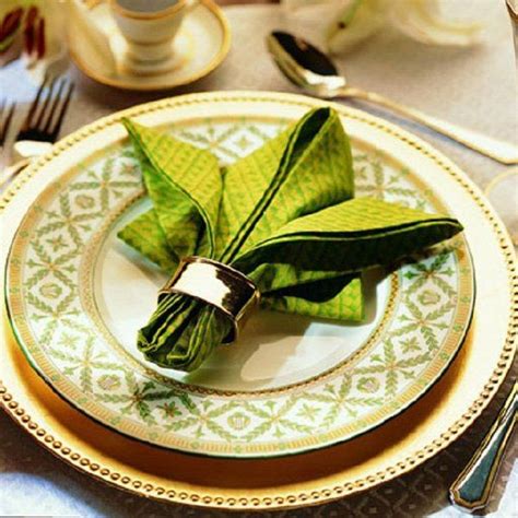 35 Beautiful Examples of Napkin Folding | Napkin folding, Napkins ...