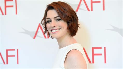 Anne Hathaway admits she was faking it during her 2013 Oscar speech | khou.com