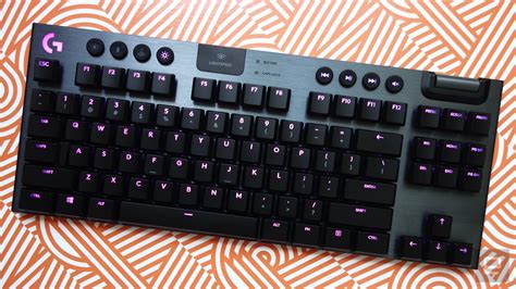 Logitech's G915 TKL is a gaming keyboard you can get comfy with | Engadget