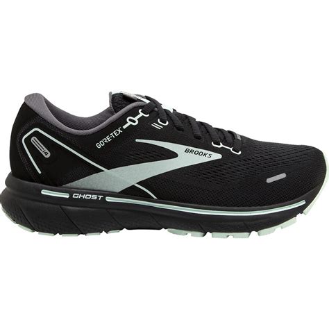 9 Best Running Shoes for Snow, According to Experts 2023 | Well+Good