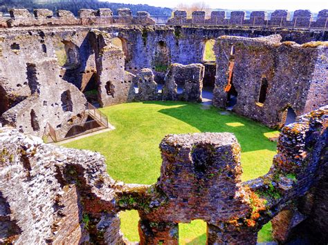 Restormel Castle, Lostwithiel, Cornwall | Restormel Castle l… | Flickr