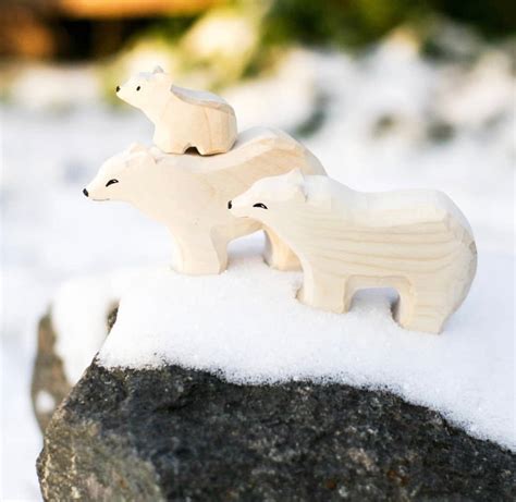 smallpolarbearfigurines_1200x1200.jpg?v=1601238930