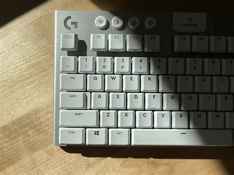 Logitech G915 TKL Review - IGN