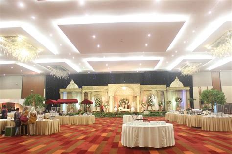 Wedding Party 05 March 2016 by Dyandra Convention Center Surabaya | Bridestory.com