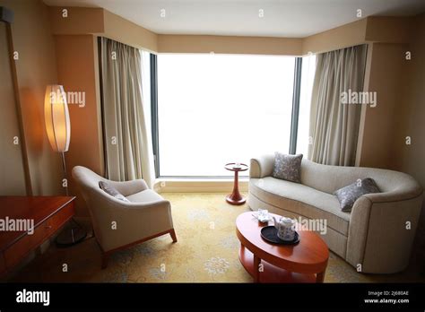 Kowloon shangri la hotel hi-res stock photography and images - Alamy