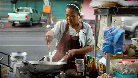 10 Thai Street Food Dishes to Try (And Where to Find Them)