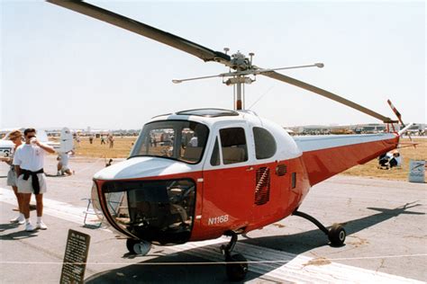 Bell Model 47B three-seat general utility helicopter