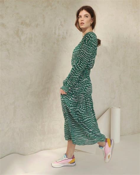 Oliver Bonas Wavy Check Print & Pink Midi Dress in Green | Lyst