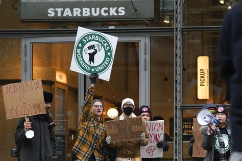 Starbucks workers strike at more than 100 US stores – TommieMedia