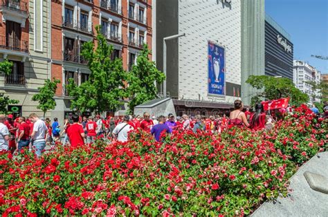 Liverpool FC Fans Prior To the Match between Their Team and Tottenham ...