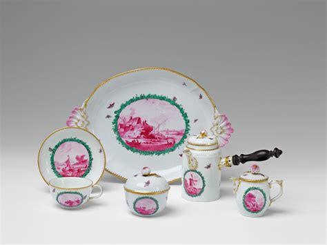 A Berlin KPM porcelain solitaire with river landscapes - Lot 41