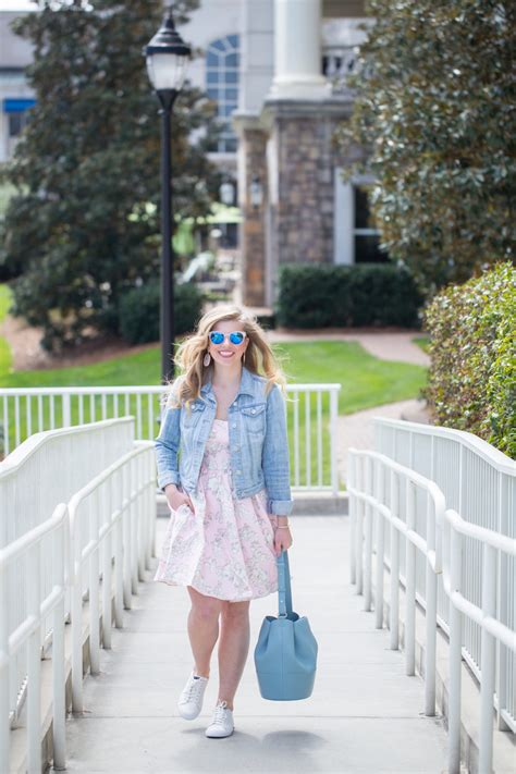 How to Style White Tennis Shoes with a Dress