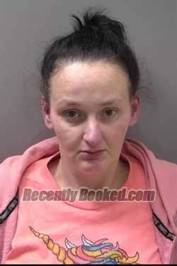 Recent Booking / Mugshot for MERCEDE EILEEN CANNON in Buchanan County ...