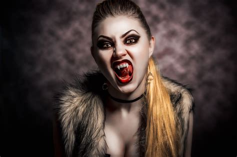 Pin by David John on Vampire | Halloween face makeup, Vampire girls, Halloween face