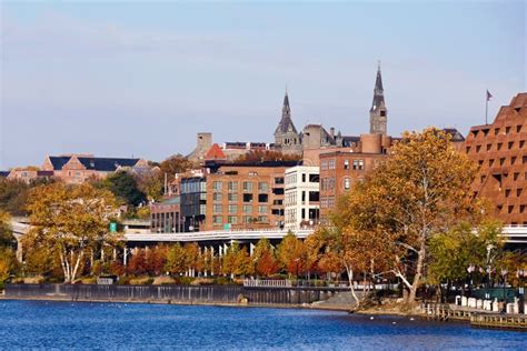 Georgetown Waterfront Park, Washington DC. Stock Photo - Image of brown, river: 27541458